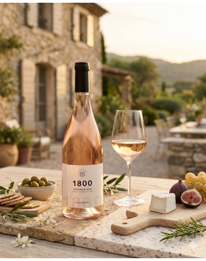 Bouteille 1800 Rosé Gallician Signature AOP Costières de Nîmes dans son cadre naturel