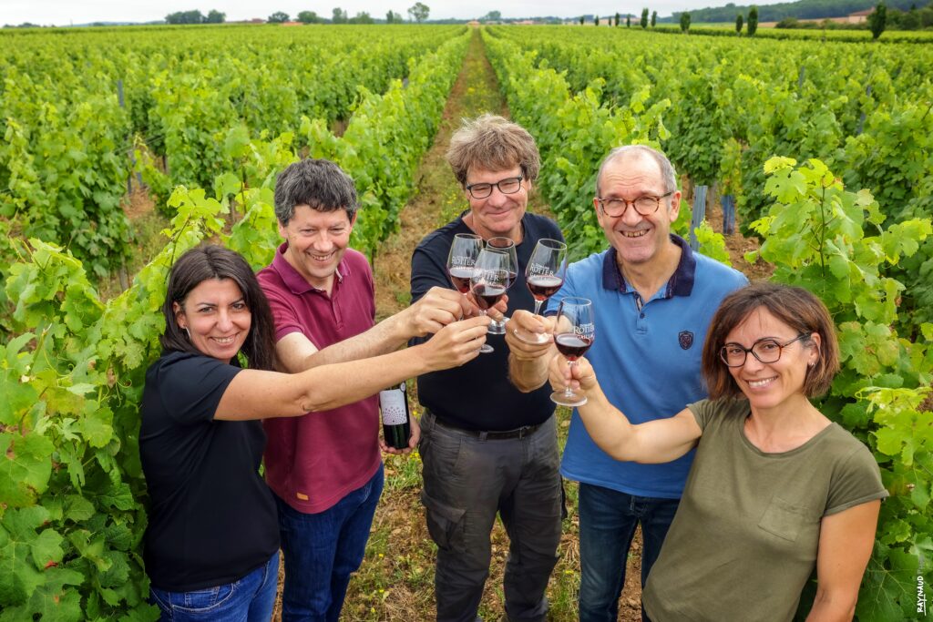 Équipe du Domaine Rotier dans les vignes à Cadalen, AOP Gaillac